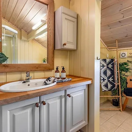 4 Bedroom Stunning In Holiday home *
